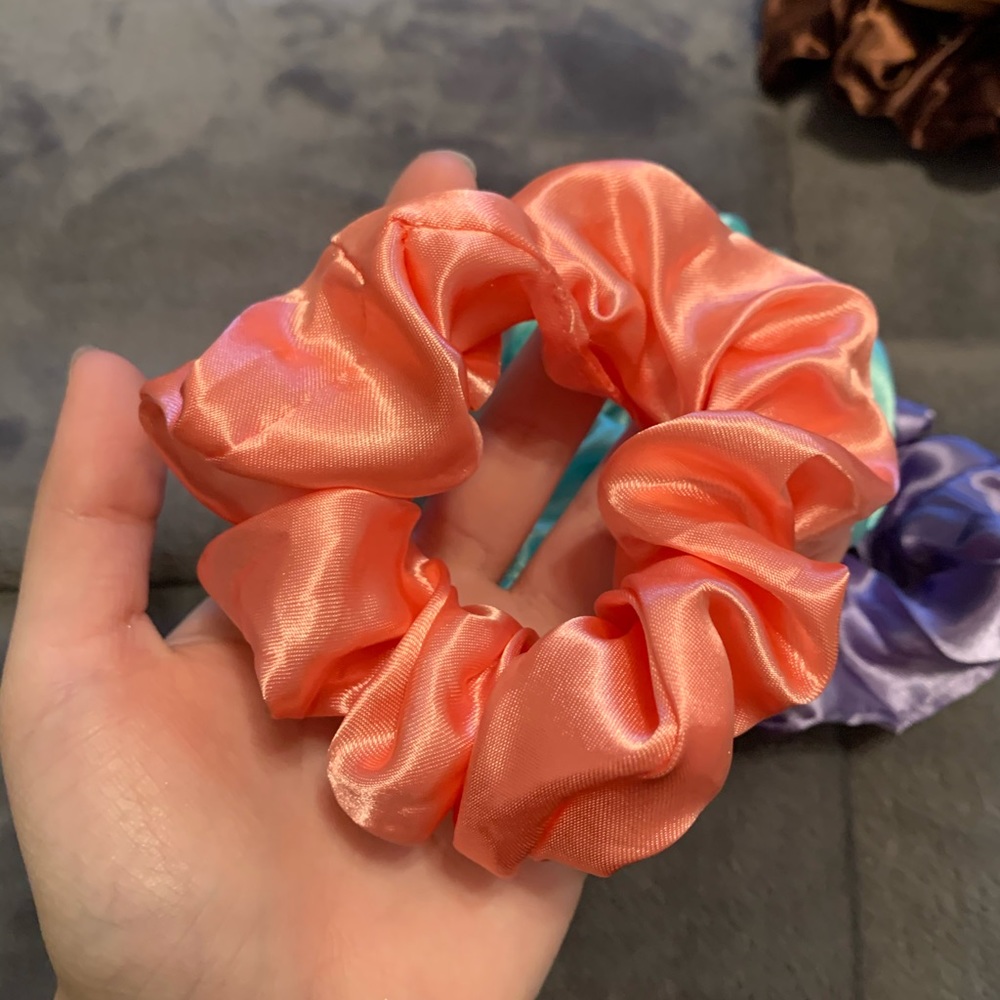 3 set scrunchies - Picture 7 of 8